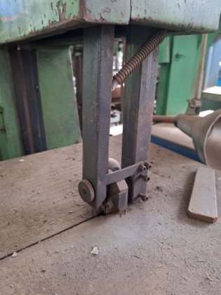 立式带锯，工作台 550x550mm，FUHO