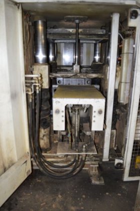 2000 台 LB25 型岩心喷射机和 SM7