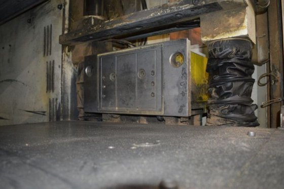 2000 台 LB25 型岩心喷射机和 SM7