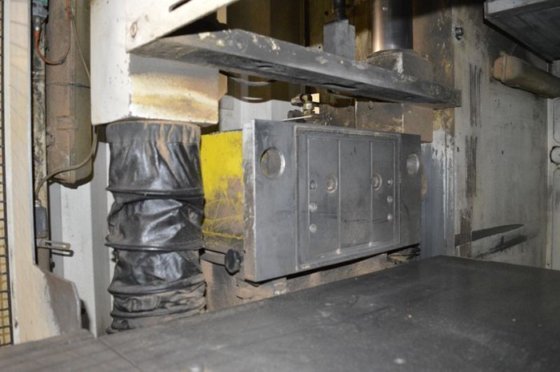 2000 台 LB25 型岩心喷射机和 SM7