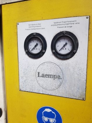 2000 台 LB25 型岩心喷射机和 SM7