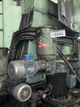 1981 EIRICH DWV 29/6 型绿色混砂机，6000