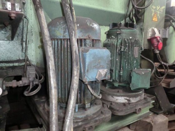 1981 EIRICH DWV 29/6 型绿色混砂机，6000