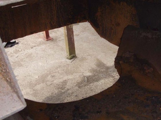 用于感应炉装料的振动输送机，JÖST