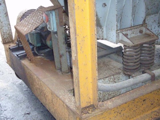 用于感应炉装料的振动输送机，JÖST