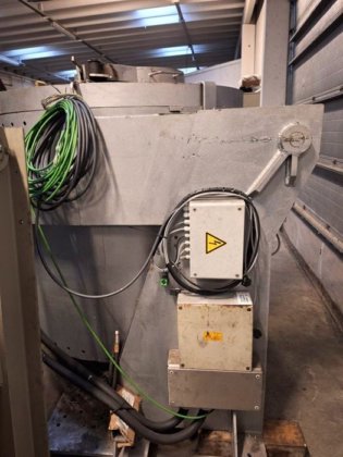 摩根牌±600kg铝制可倾斜式电炉