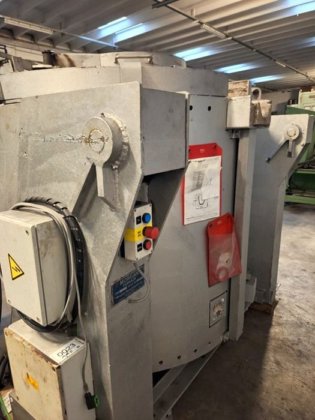 摩根牌±600kg铝制可倾斜式电炉