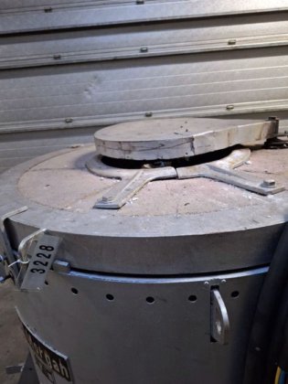 摩根牌±600kg铝制可倾斜式电炉