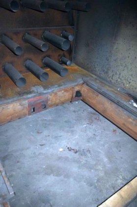 電気式乾燥炉 300°C +- 2.5 m