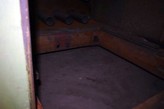 電気式乾燥炉 300°C +- 2.5 m