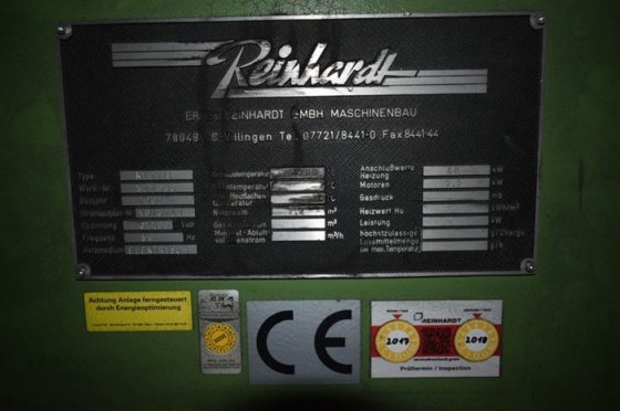 電気式乾燥炉 300°C +- 2.5 m