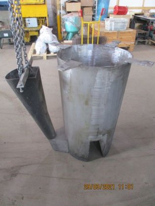 急須処理用レードル キュットナー 800kg用 カバー付