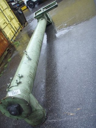 螺旋输送机 4350 毫米，直径 320 毫米