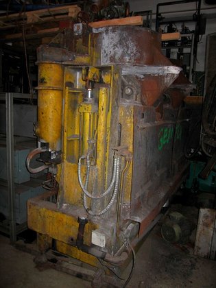 レードル2本付き注湯台車 1000 kg