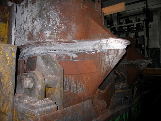 レードル2本付き注湯台車 1000 kg