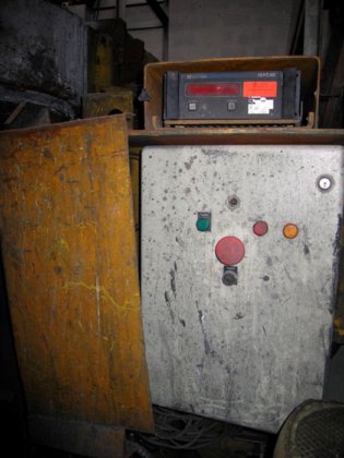 レードル2本付き注湯台車 1000 kg