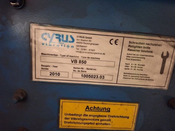 2010 コア・サンド・ブレーカー CYRUS