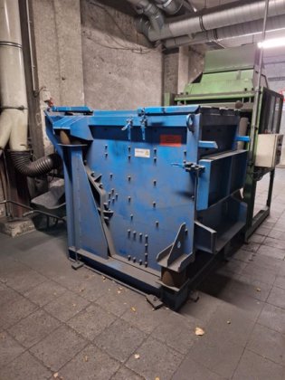 2010 コア・サンド・ブレーカー CYRUS