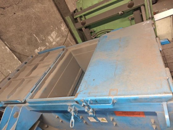 2010 コア・サンド・ブレーカー CYRUS