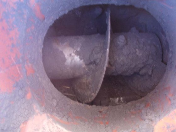 螺旋输送机 4150 毫米，直径 260 毫米