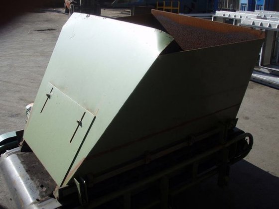 卸料带，1550 毫米 x 780 毫米，带料斗