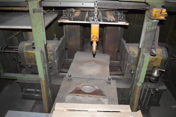 LAEMPE L40 型射芯机，射芯量 40 升