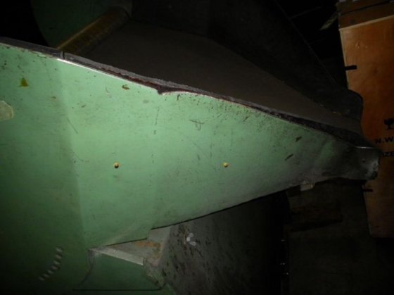 用于装载 ABC 1500 千克包装箱的水力拉伸机