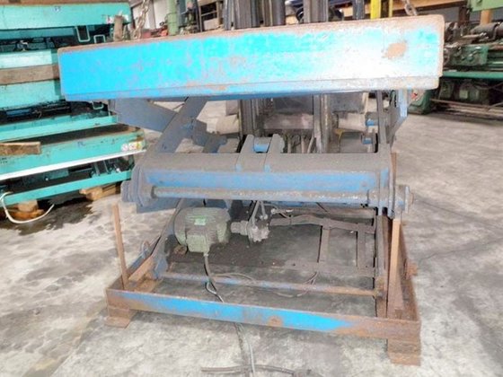 液压双升降台 ± 1500 千克，1800 毫米