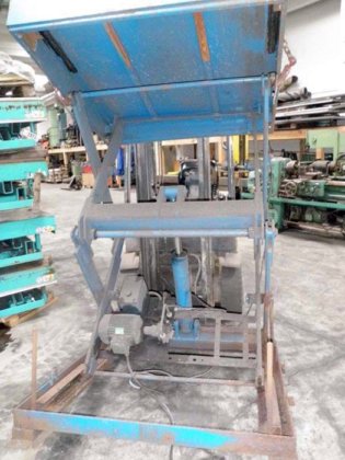 液压双升降台 ± 1500 千克，1800 毫米