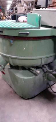 1997 年 KROMAS 400l 圆形振动器/镘刀