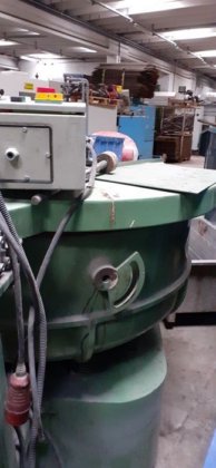 1997 年 KROMAS 400l 圆形振动器/镘刀