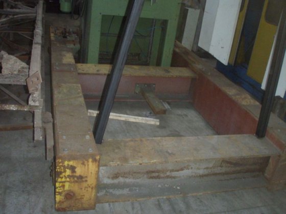 移动铰接臂螺杆式搅拌机 AXMANN，10 吨