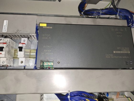 2.5 升 GST 带转盘的射芯机