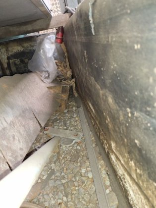 振動研磨機、ブランドRÖSSLER 2.2x0.6 m。