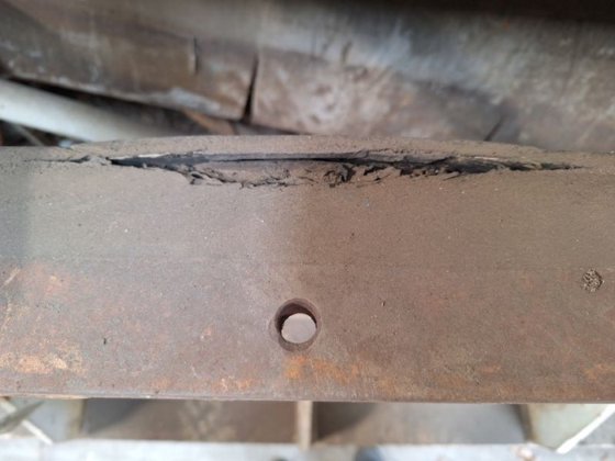 振動研磨機、ブランドRÖSSLER 2.2x0.6 m。