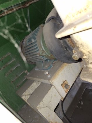 振動研磨機、ブランドRÖSSLER 2.2x0.6 m。