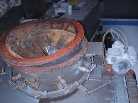 2005 带通量变化器的排气装置，± 60000 m³/h