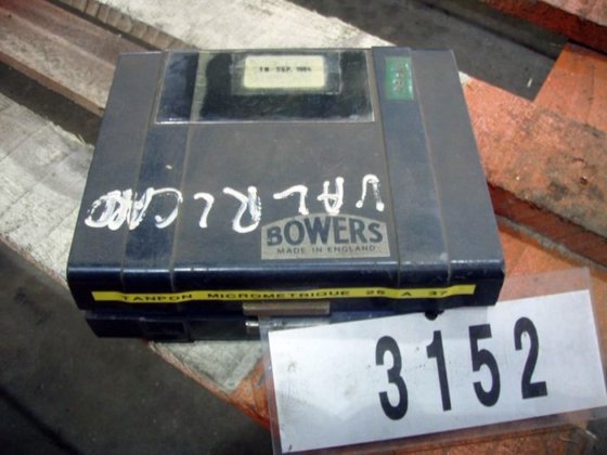 内径千分尺，直径 25 毫米至 37 毫米