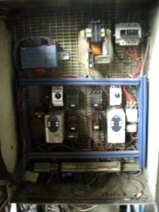 呋喃砂螺旋搅拌机 BORDEN，± 2 吨/小时，带料仓