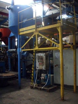 呋喃砂螺旋搅拌机 BORDEN，± 2 吨/小时，带料仓