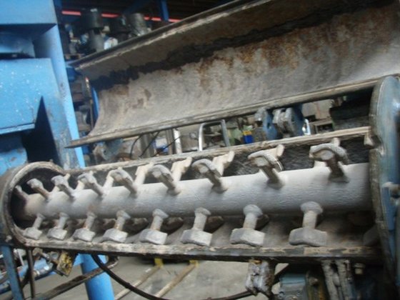 呋喃砂螺旋搅拌机 BORDEN，± 2 吨/小时，带料仓