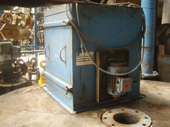 呋喃砂螺旋搅拌机 BORDEN，± 2 吨/小时，带料仓