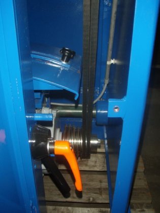 一台石台磨床 REMA，600SK 型，60 米/秒