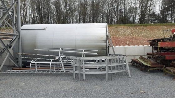 三层砂仓 2 x ±35 立方米；1