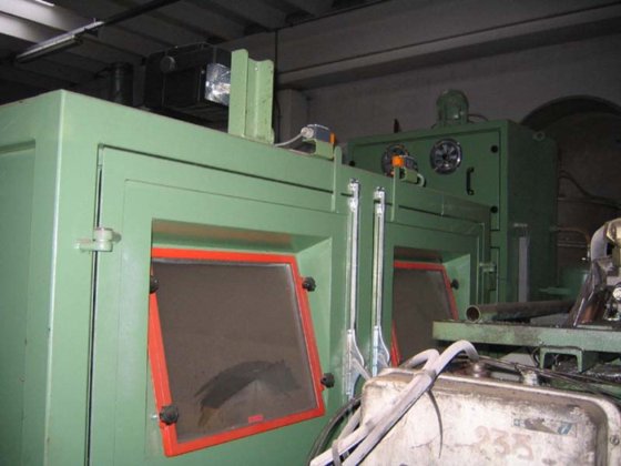 Automatische Sandstrahlanlage für Kleinteile, GLÄSNER,