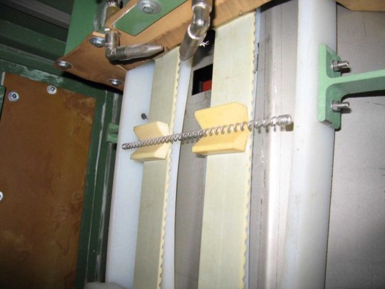 Automatische Sandstrahlanlage für Kleinteile, GLÄSNER,