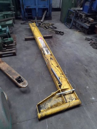 VETTER 500 千克柱式回转起重机