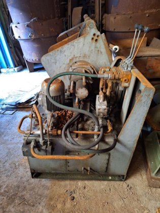 Gravity casting machine, useful dimensions