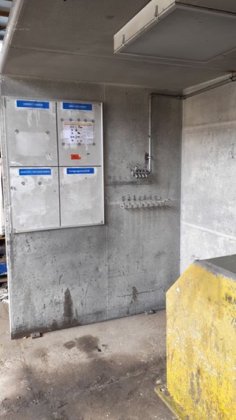 打磨室 ±4,4×2,3×2,5 米，带机械手，最大重量 750 公斤