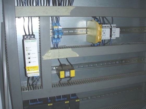 Tumble belt shot blast machine